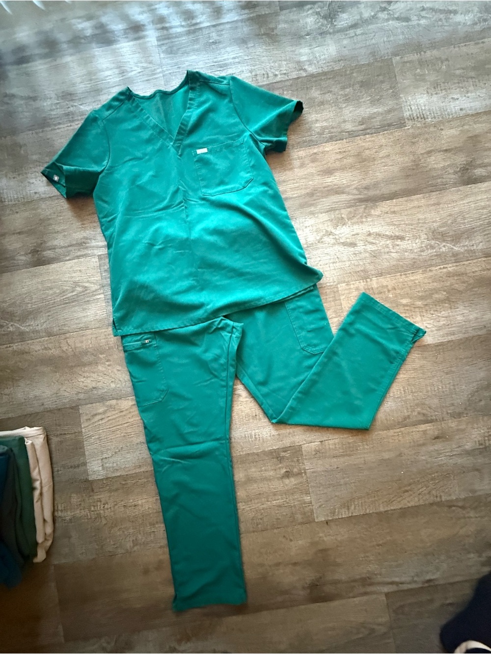 Figs Women's Teal Green Scrub Top and Pants Set